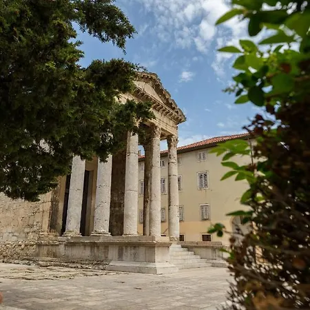 Apartment-old Town-dundo Appartement Pula