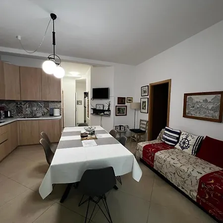 Apartment-old Town-dundo Appartement