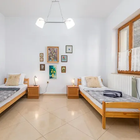Apartment-old Town-dundo Apartment