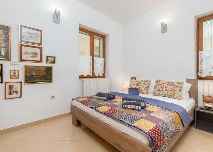 Apartment-old Town-dundo 아파트