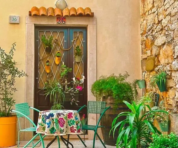 Apartment-old Town-dundo 아파트